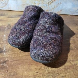 Cobb Hill Penfield Clog (slipper) in Purple. Leather Inside.